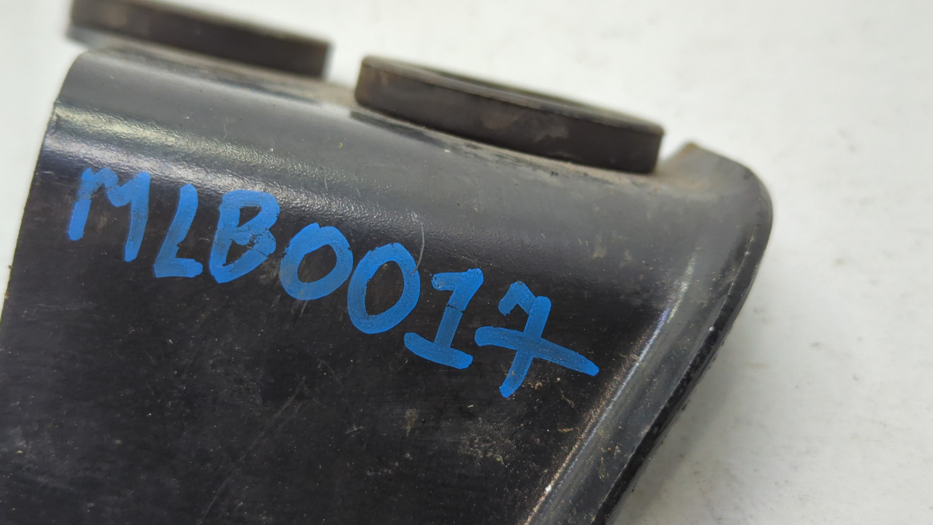 Кронштейн воздушного фильтра