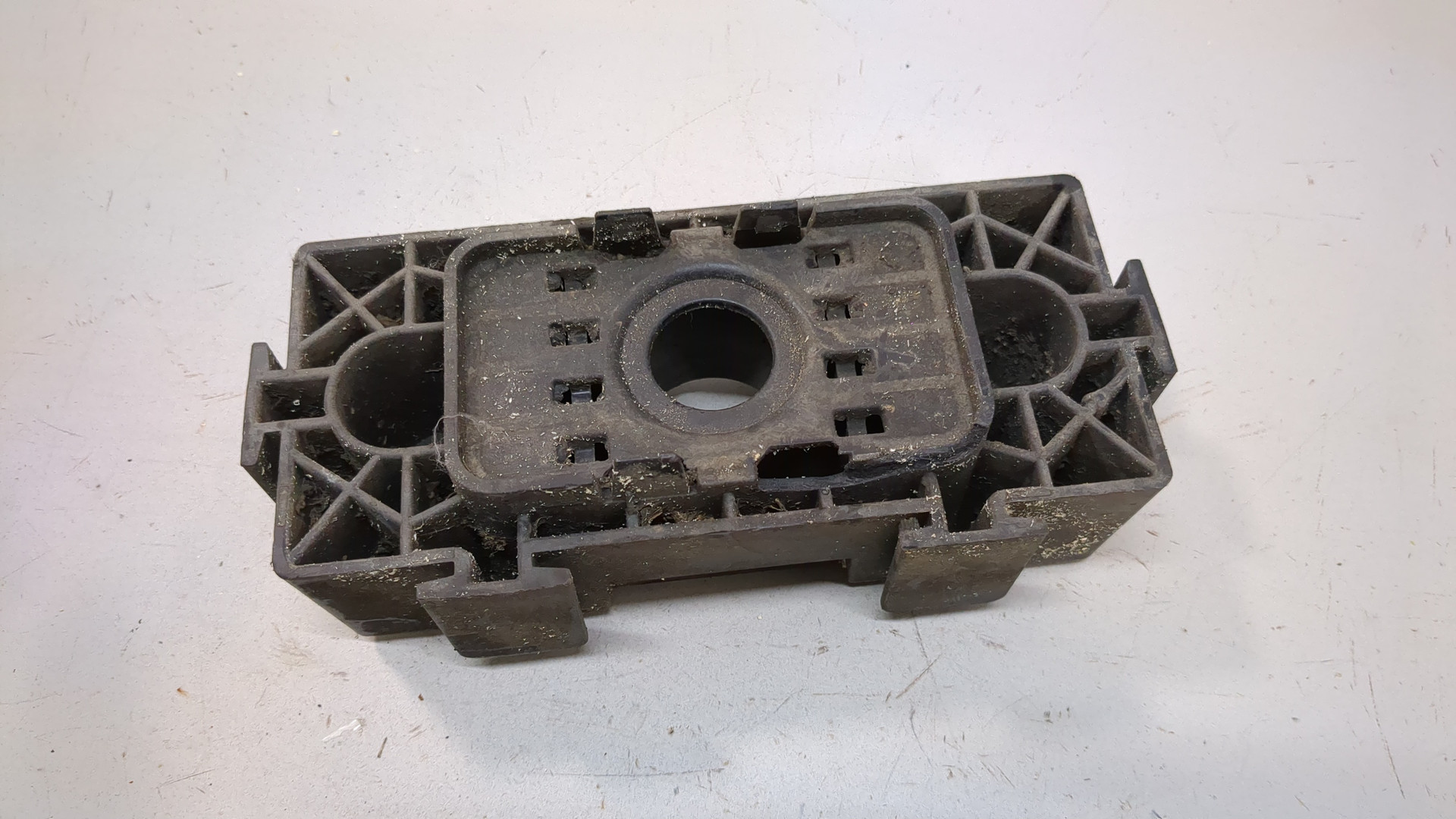 Заглушка поддомкратника