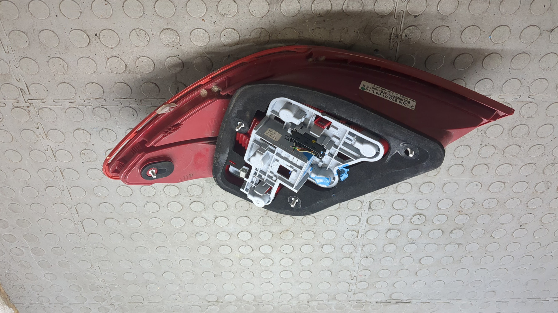 Фонарь задний левый