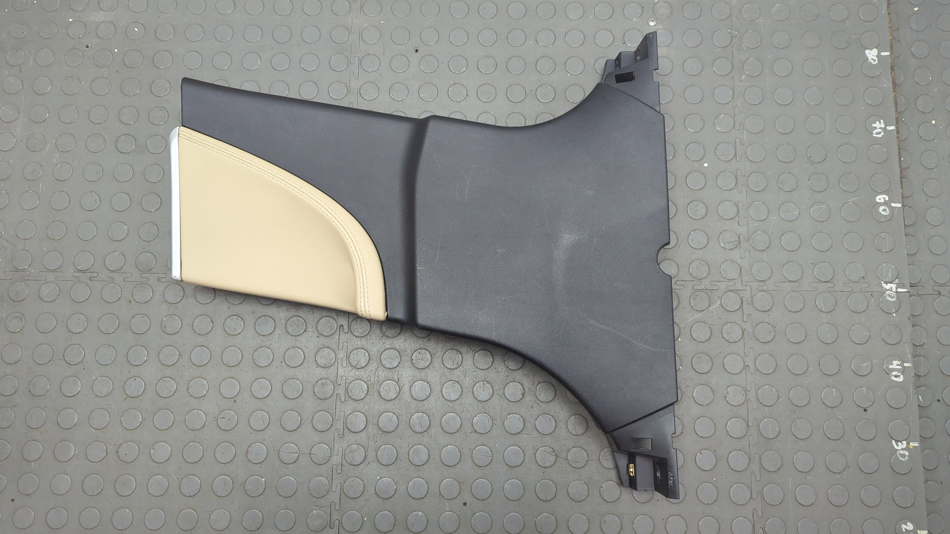 Обшивка стойки