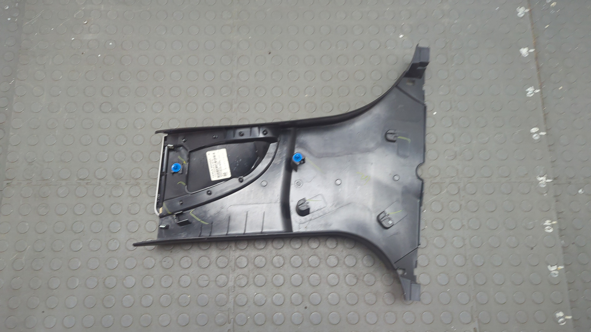 Обшивка стойки