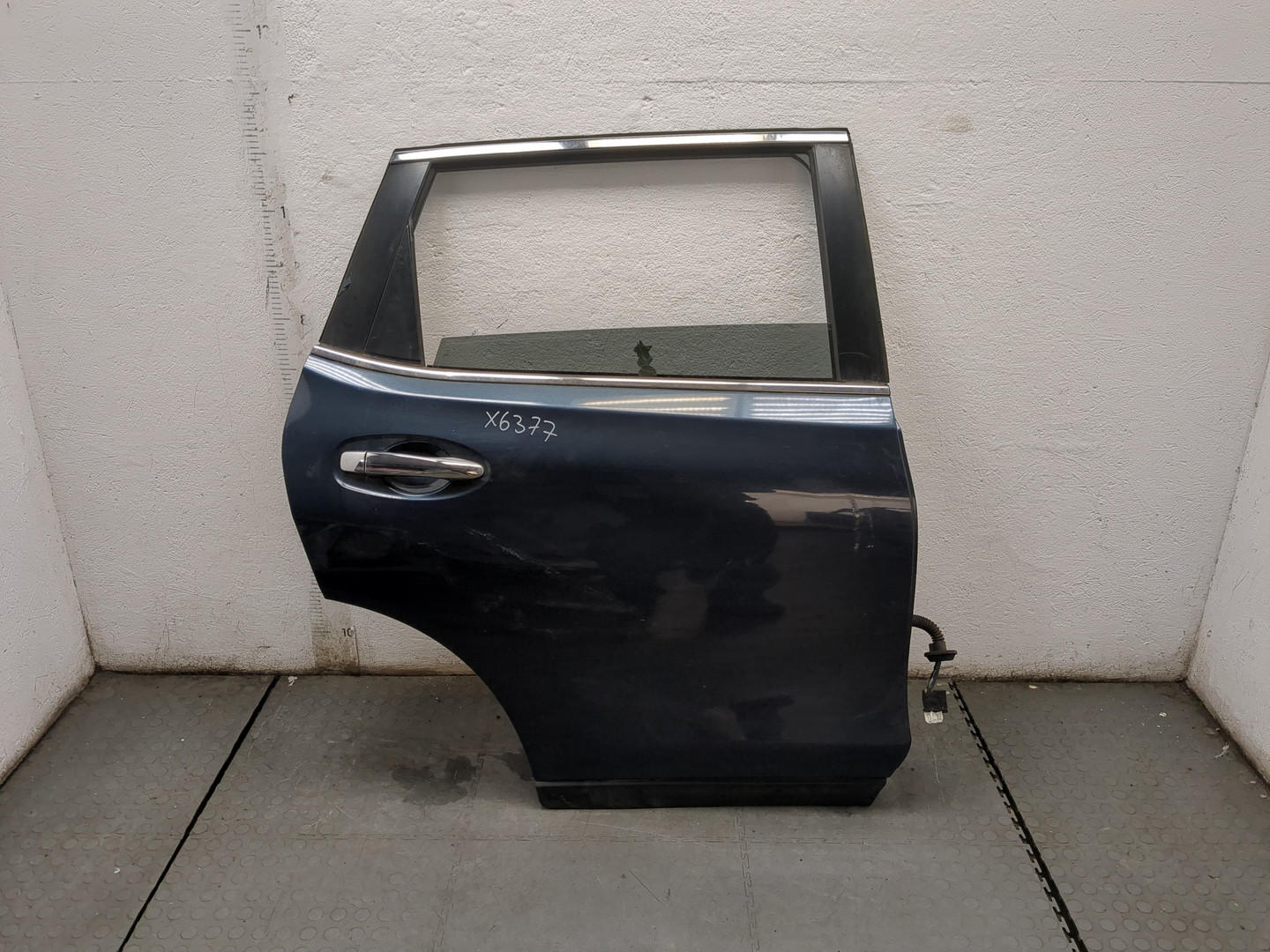 Дверь задняя правая