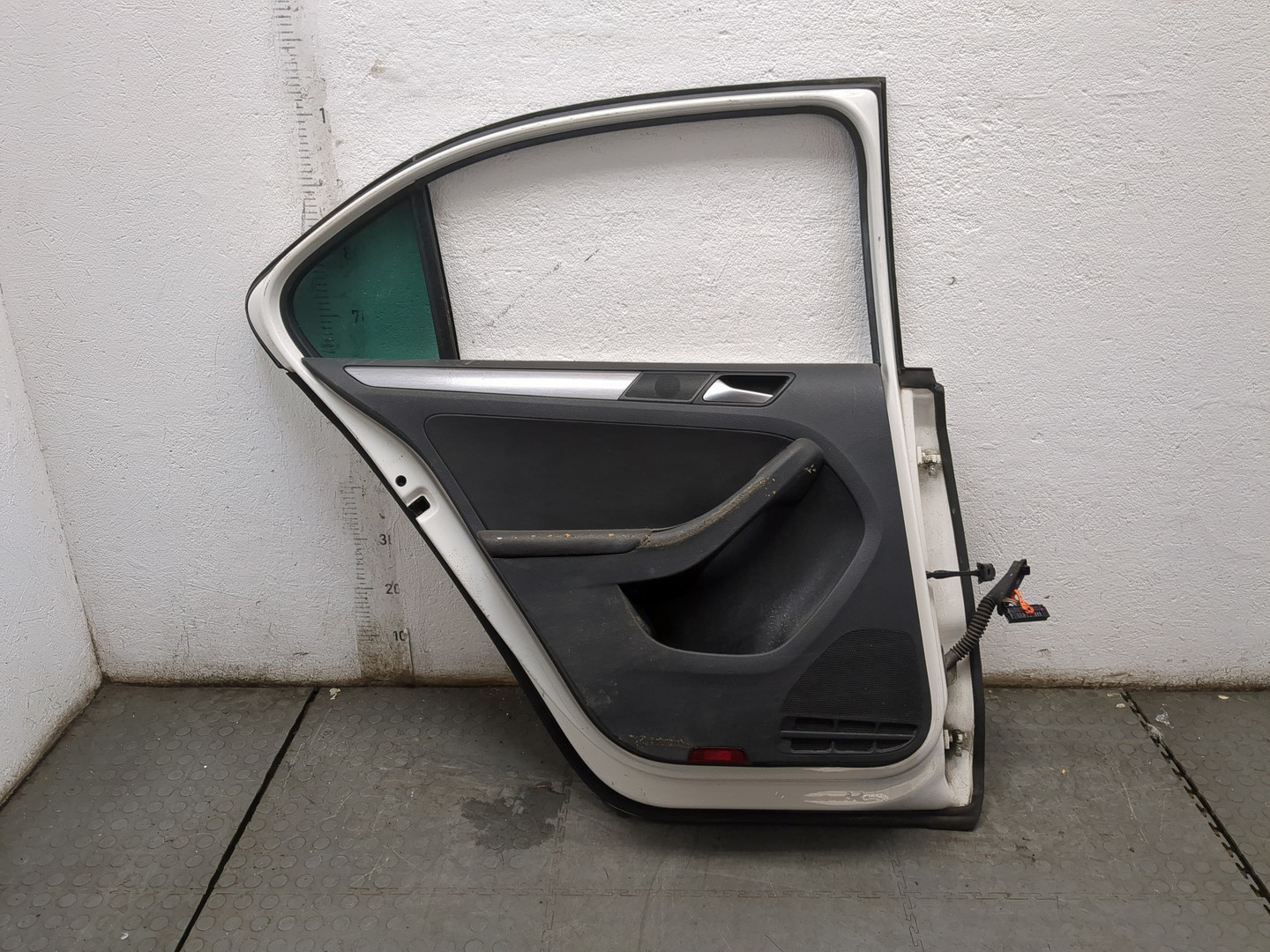 Дверь задняя левая