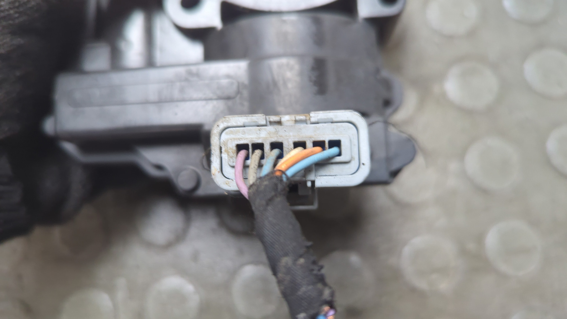 Заслонка дроссельная электрическая