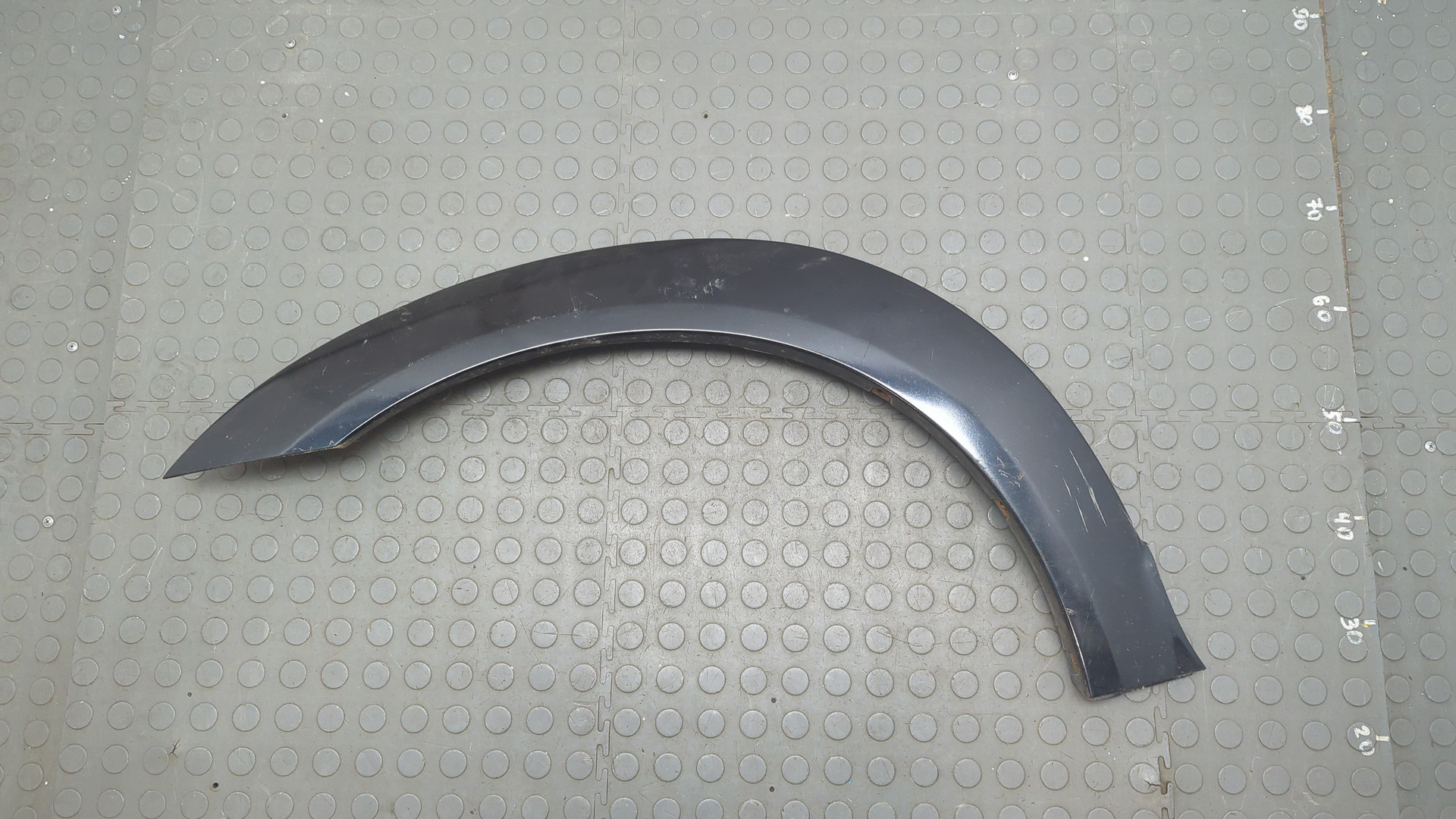 Накладка переднего крыла левого