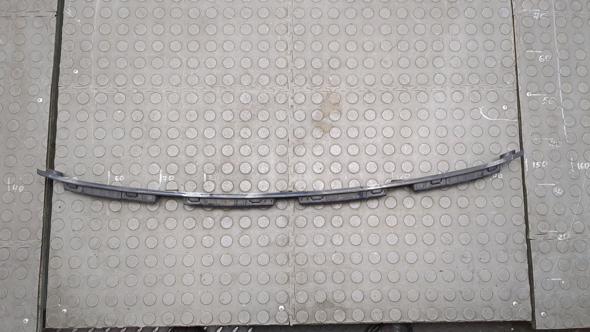 Кронштейн заднего бампера