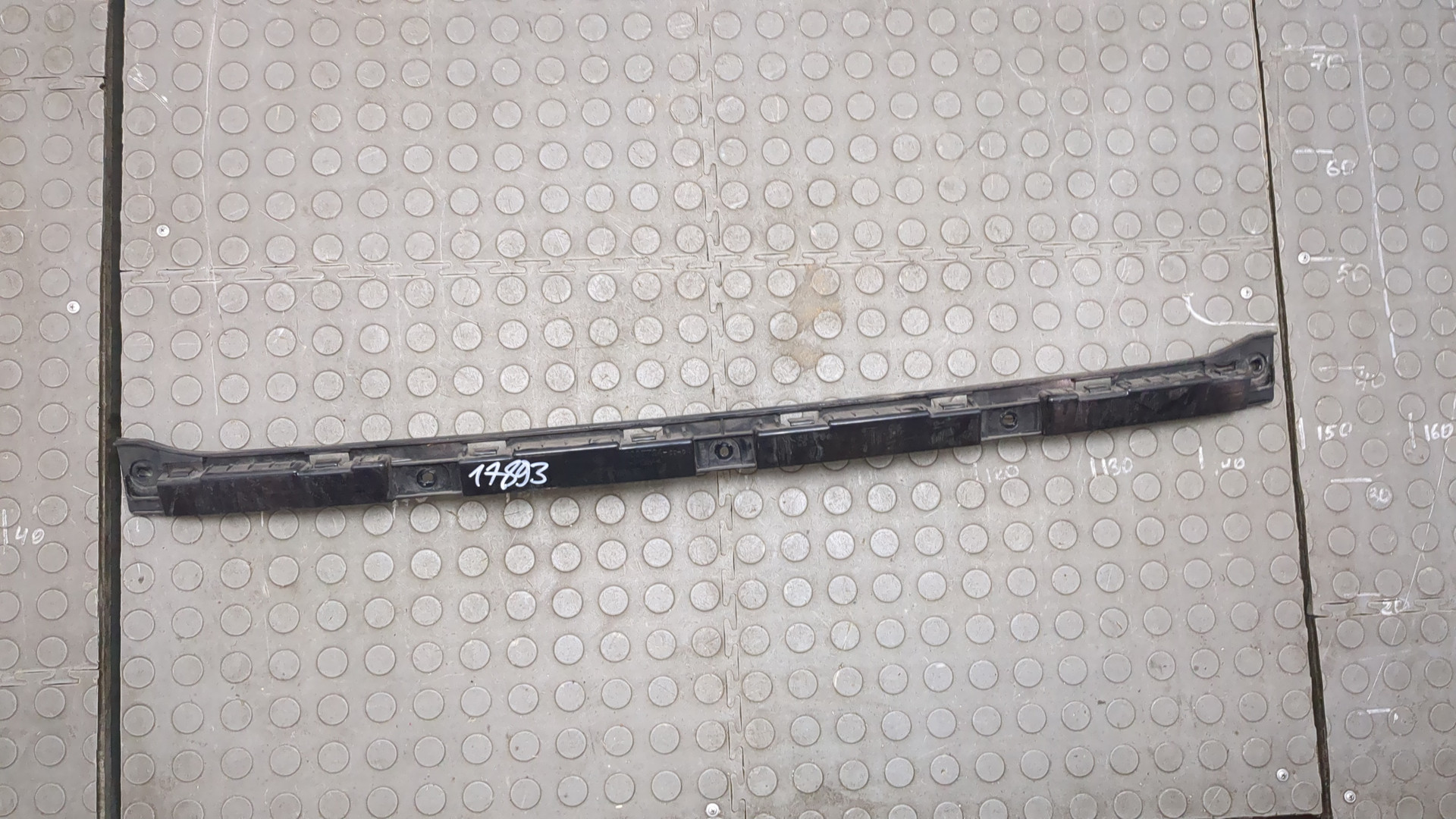 Кронштейн заднего бампера