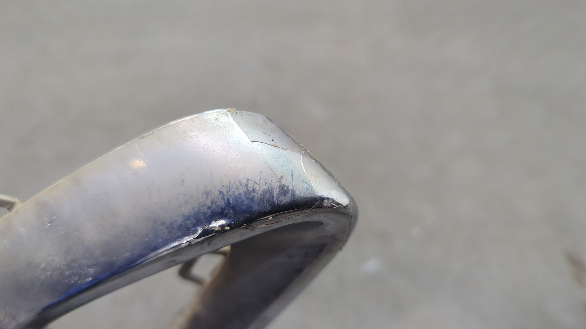 Молдинг заднего бампера правый