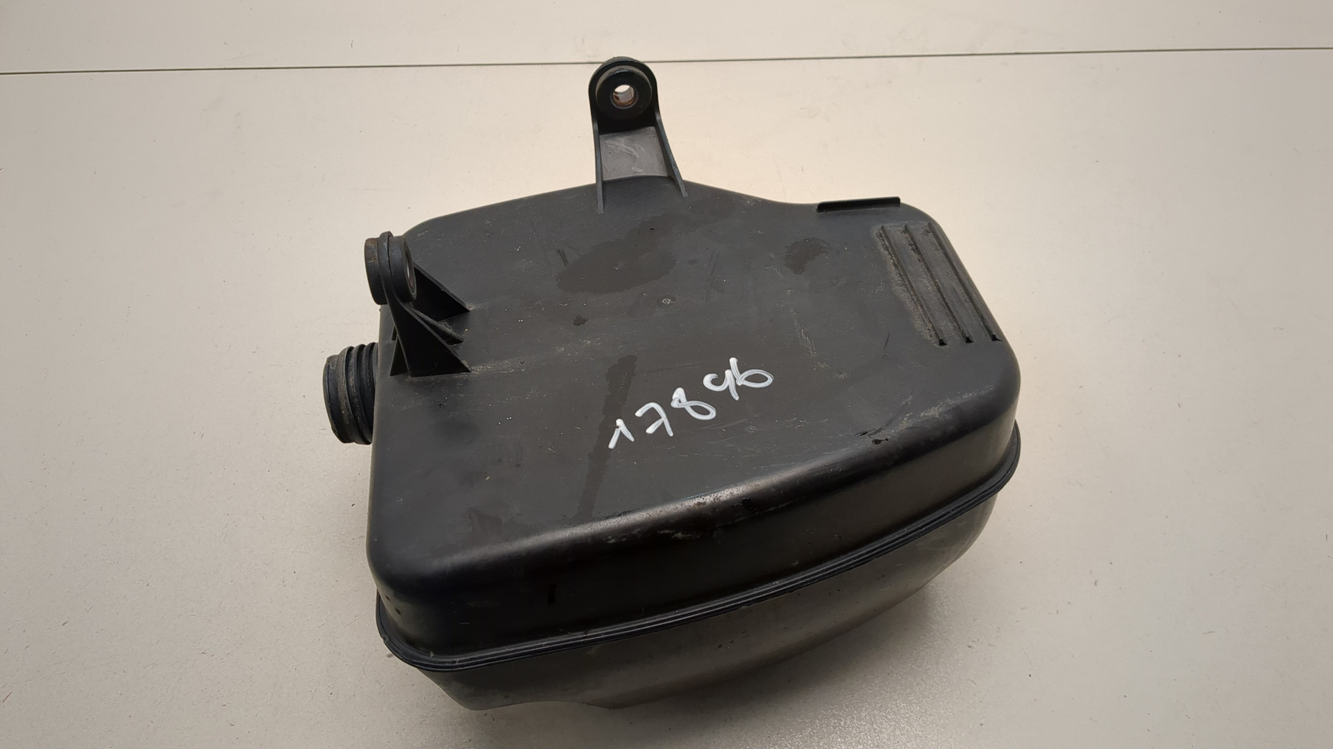 Резонатор воздушного фильтра