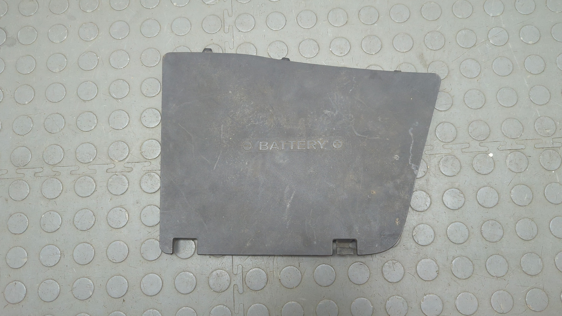 Крышка аккумулятора
