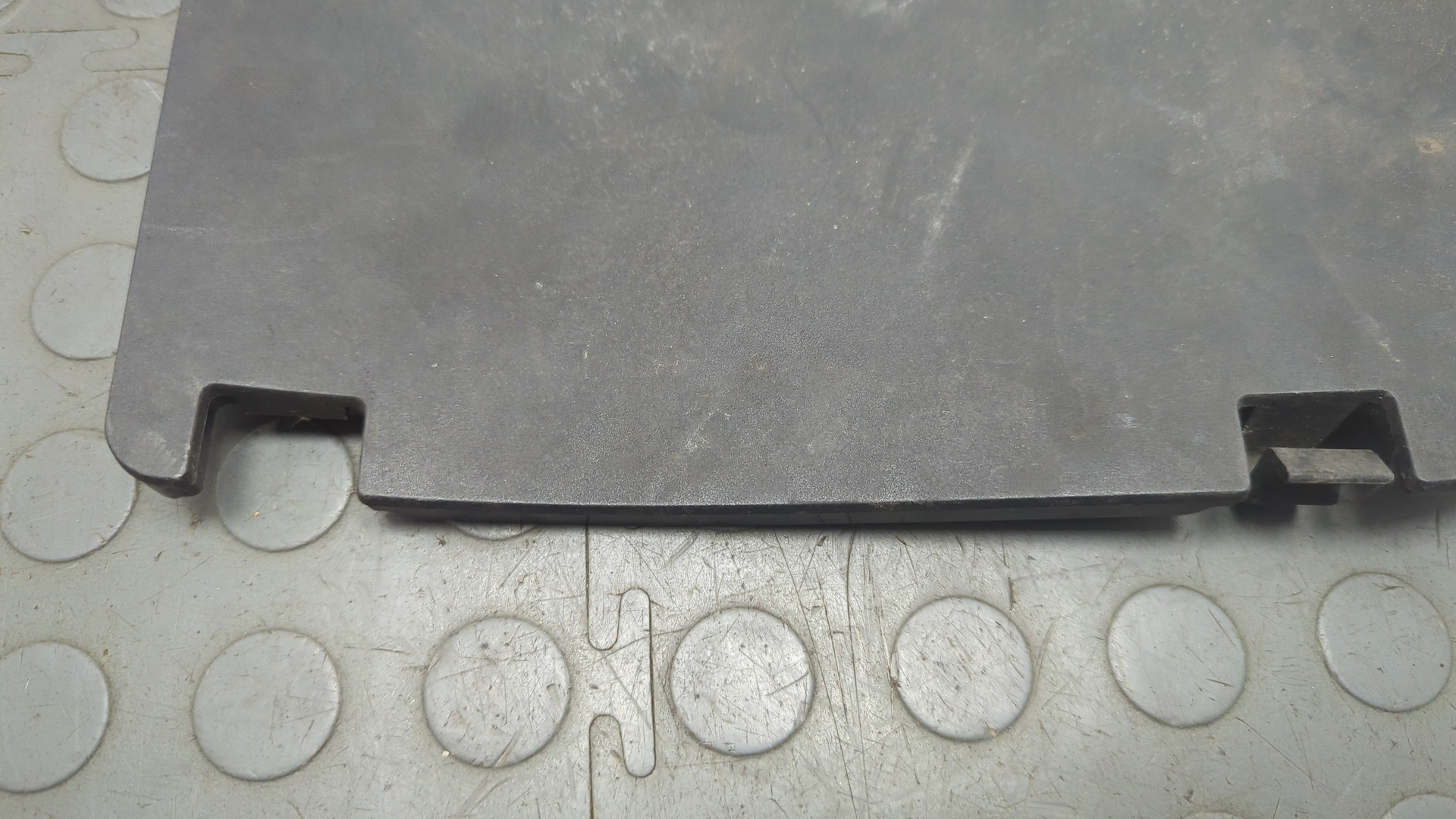 Крышка аккумулятора