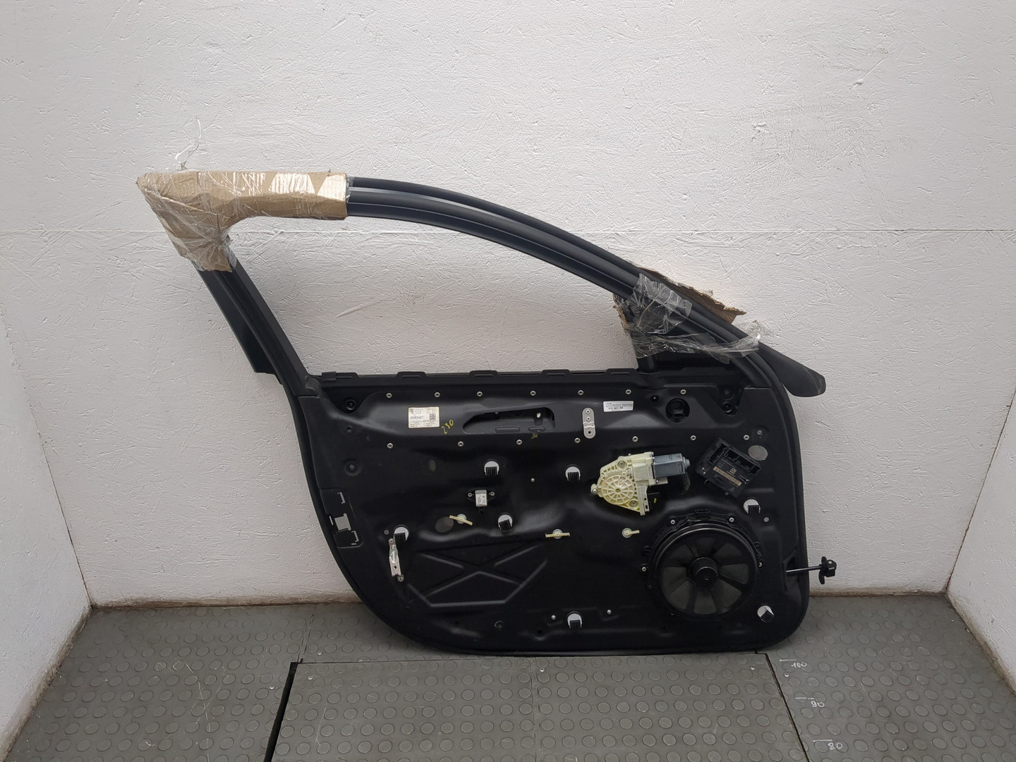 Стеклоподъемник электр. передний левый