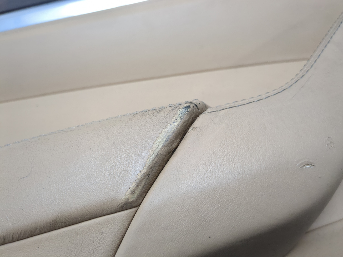 Обшивка двери задней левой