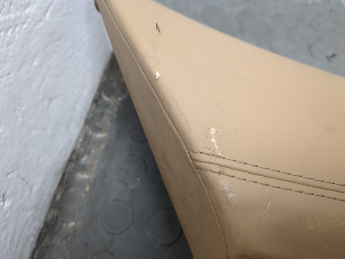 Обшивка двери задней левой