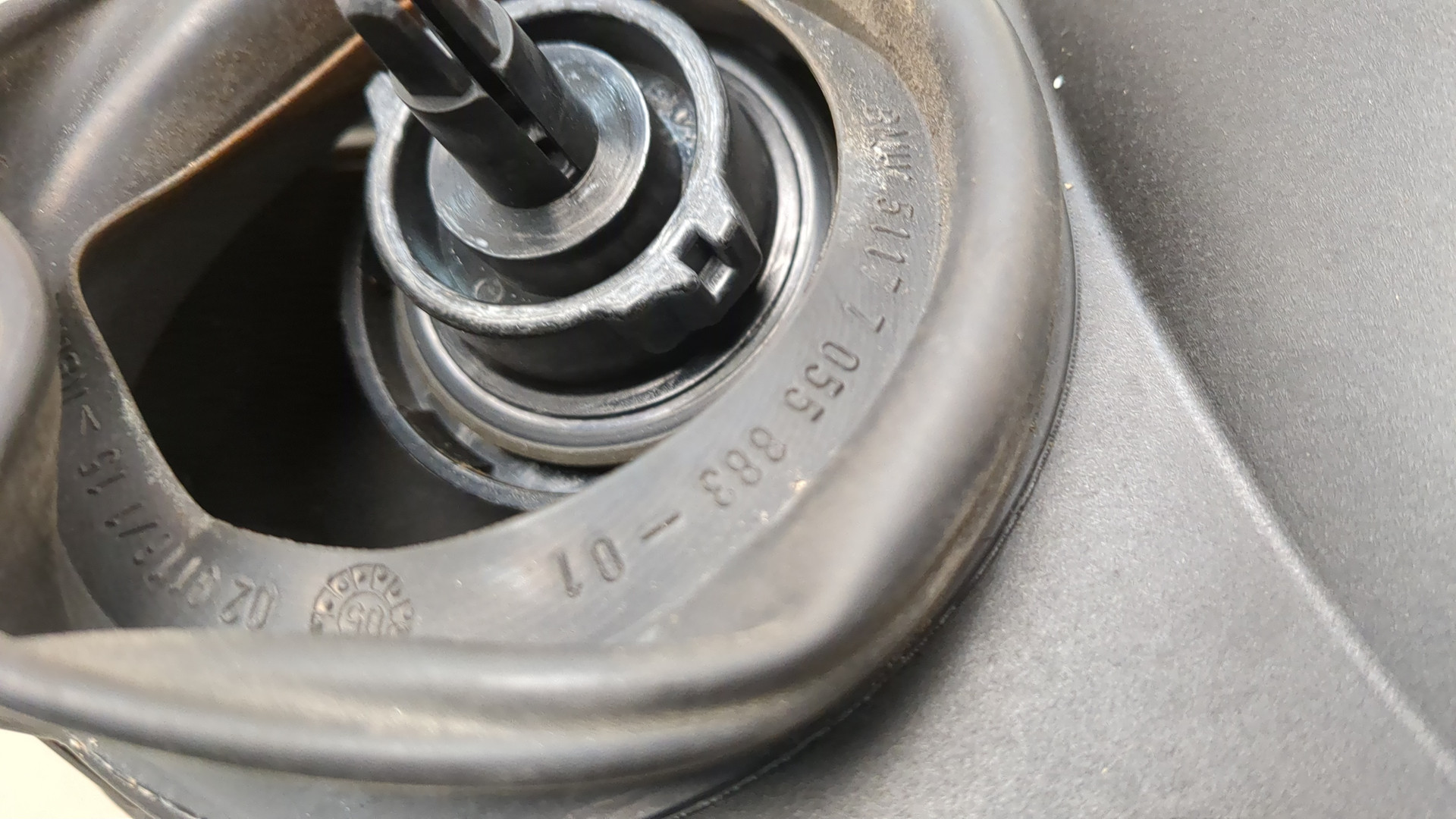 Лючок бензобака