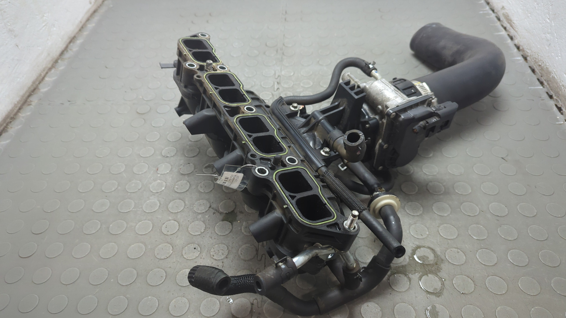 Коллектор впускной