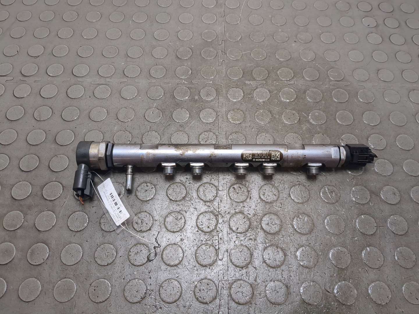 Рейка топливная (рампа)