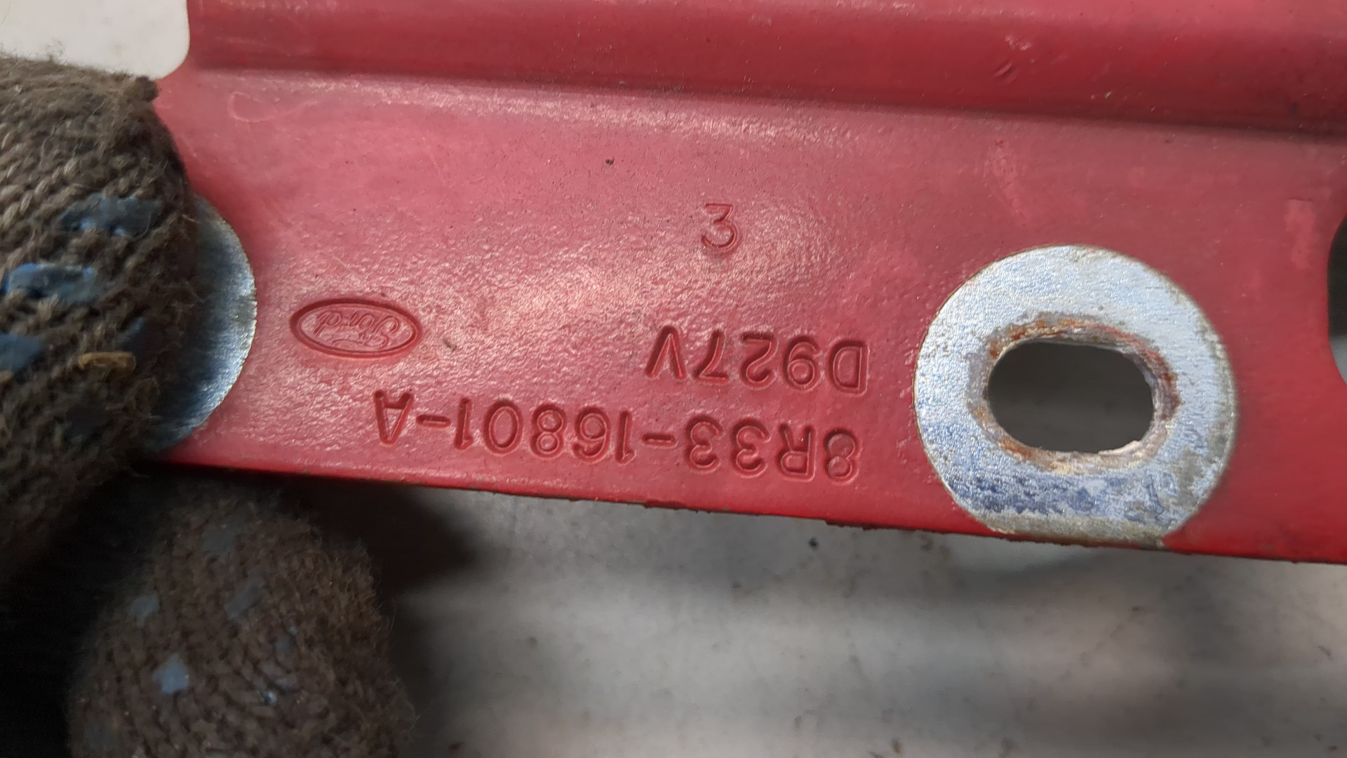 Петля капота левая