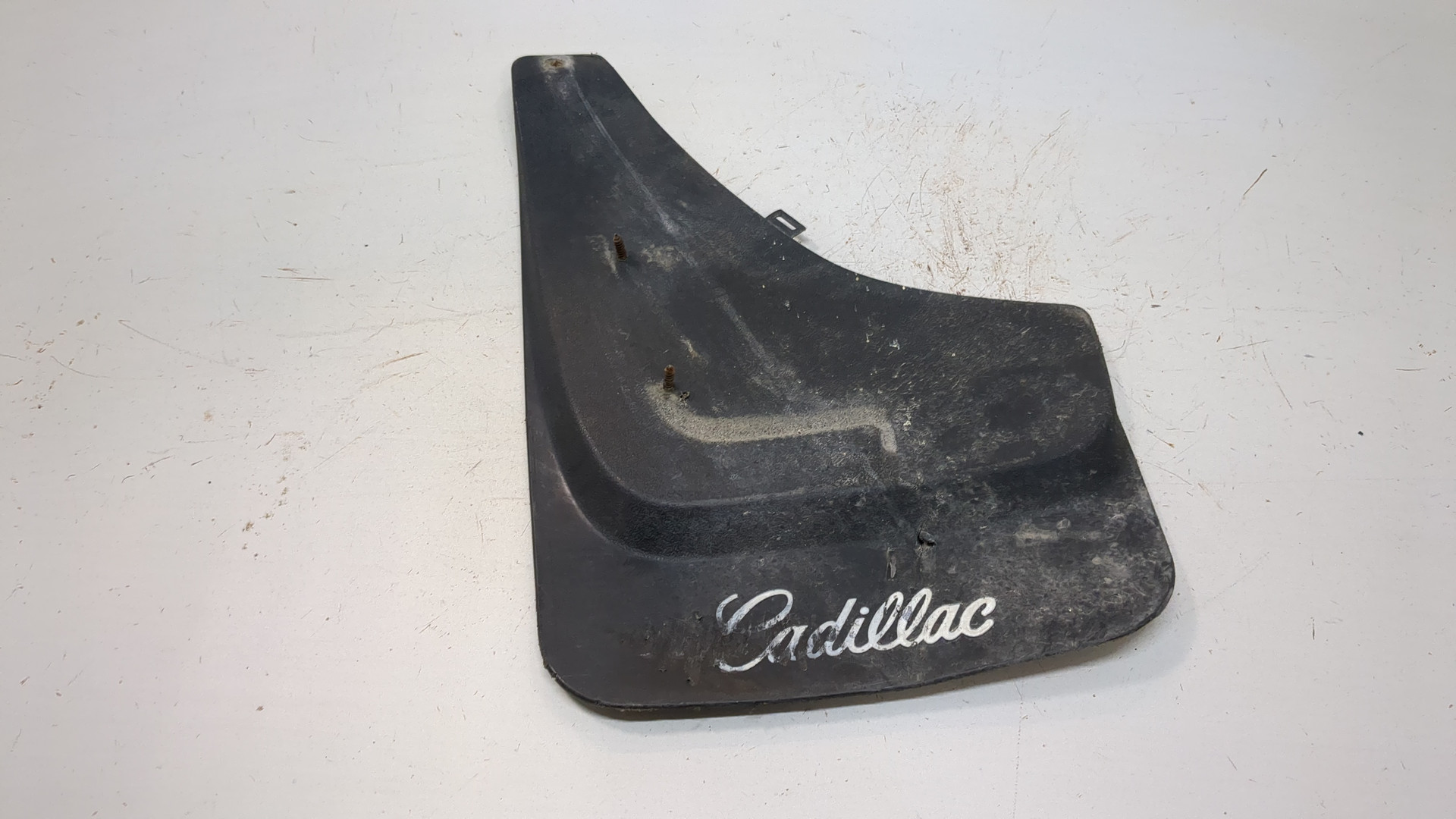 Брызговик передний левый