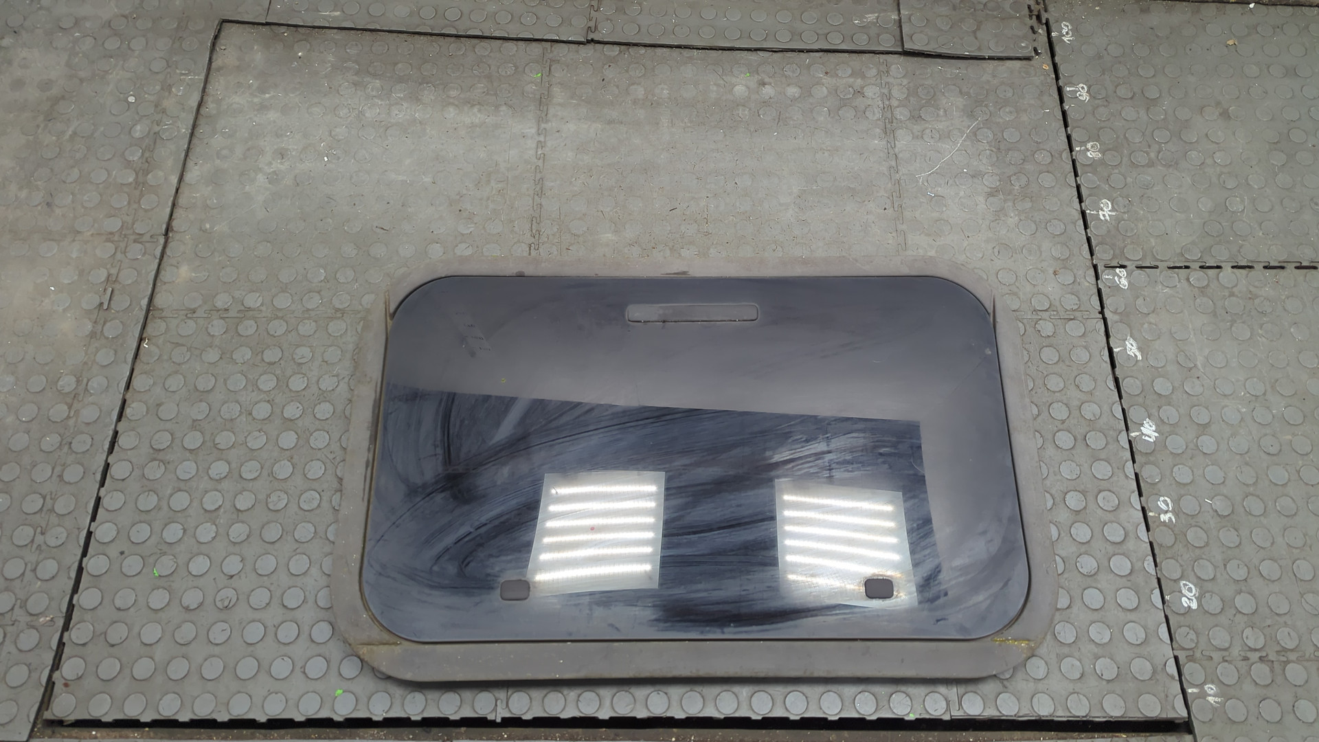 Люк в сборе электрический