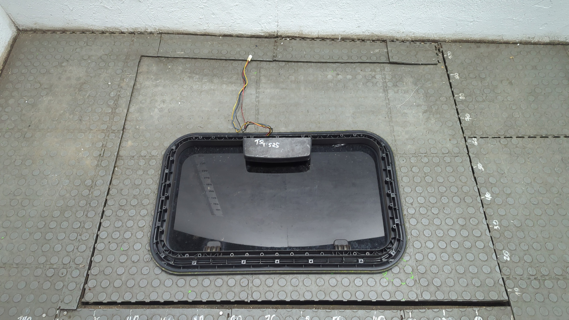 Люк в сборе электрический