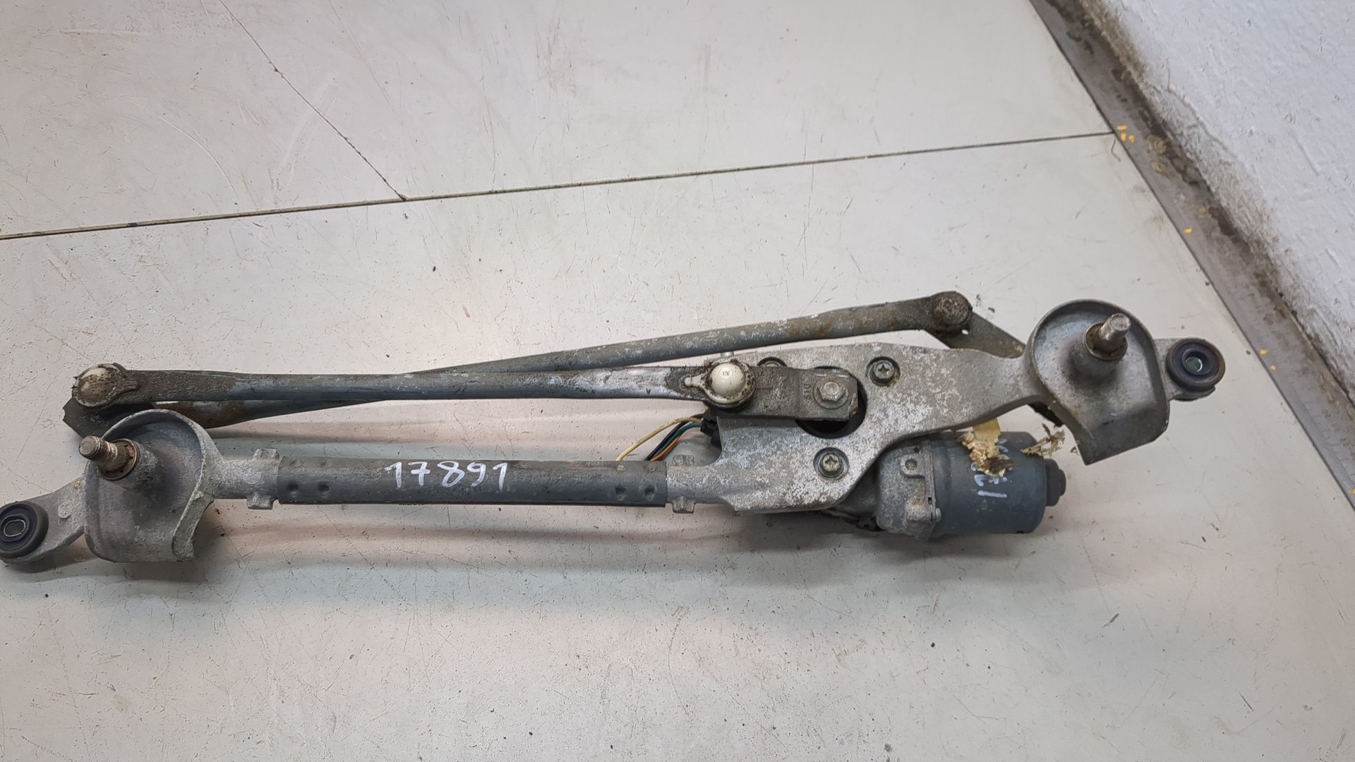 Трапеция стеклоочистителей