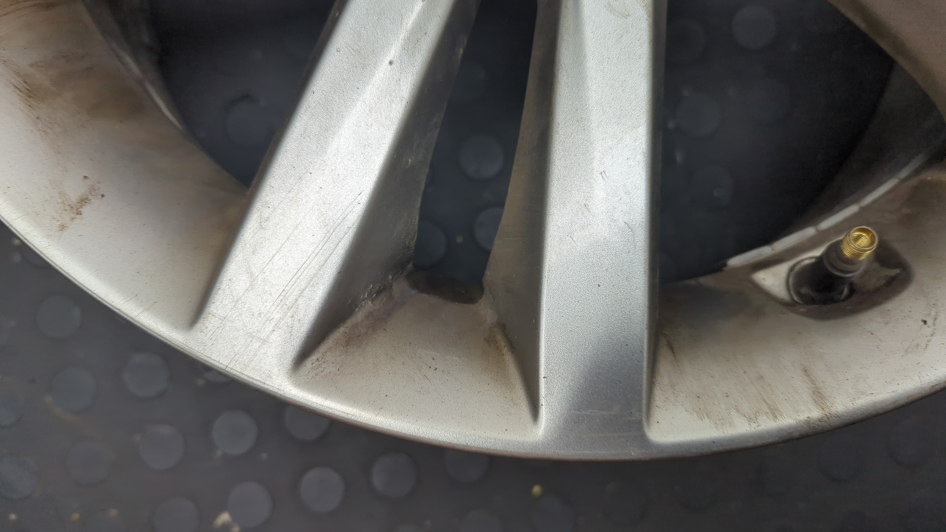 Диск колесный литой легкий сплав