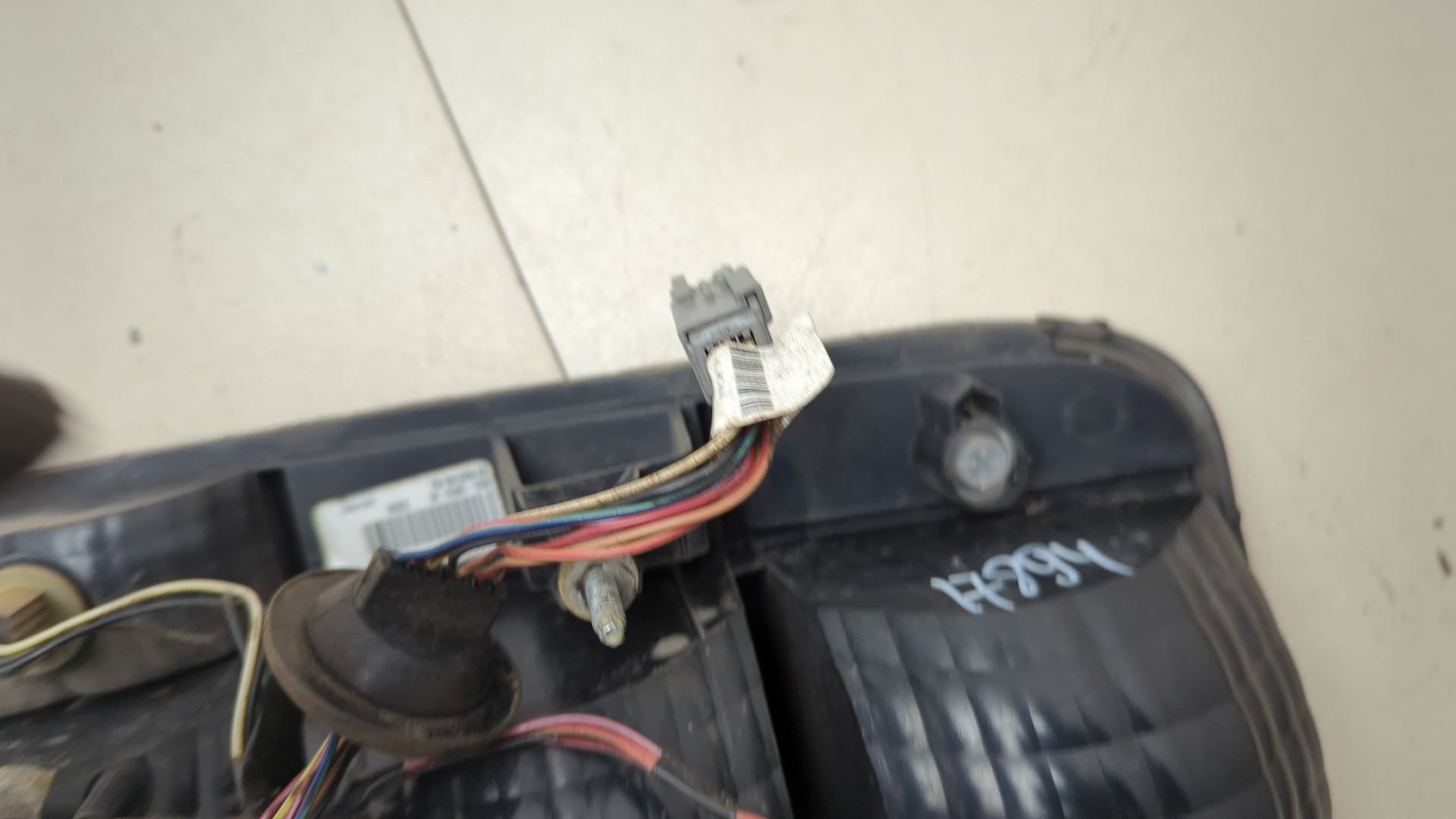 Фонарь задний правый