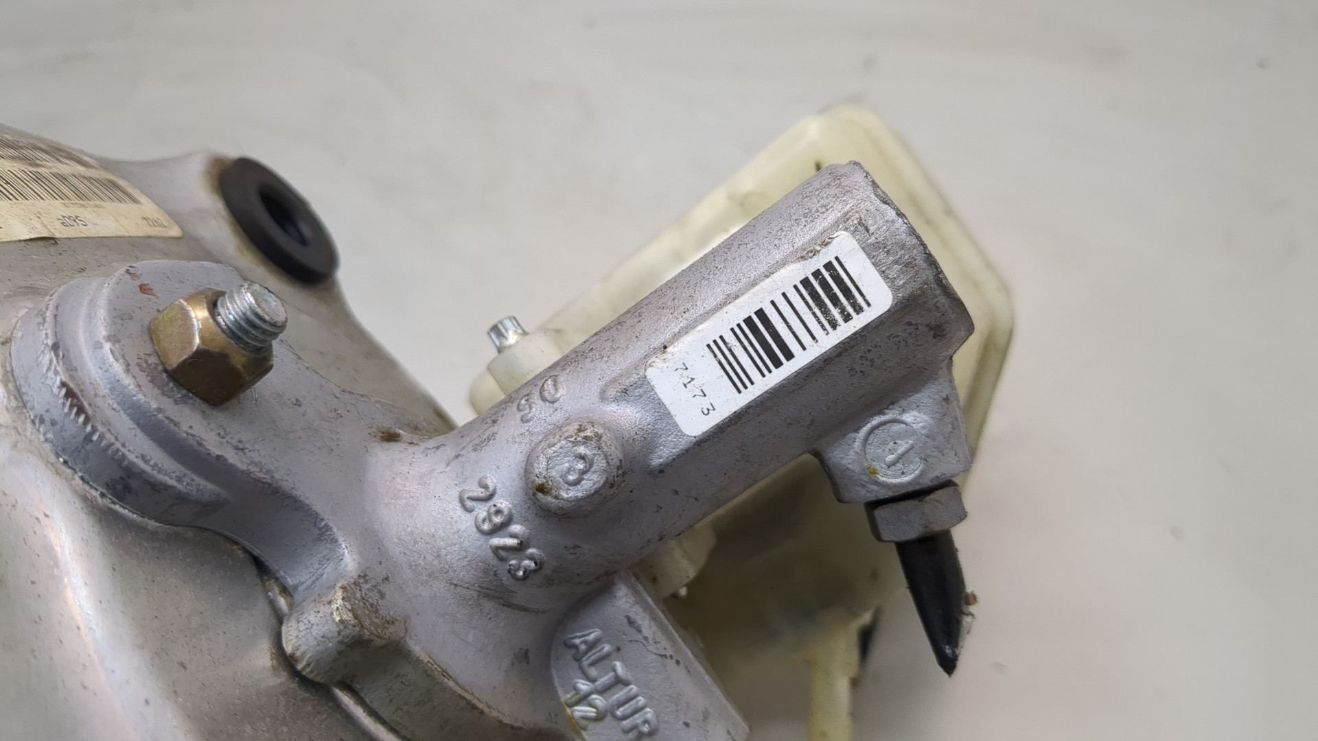 Цилиндр тормозной главный