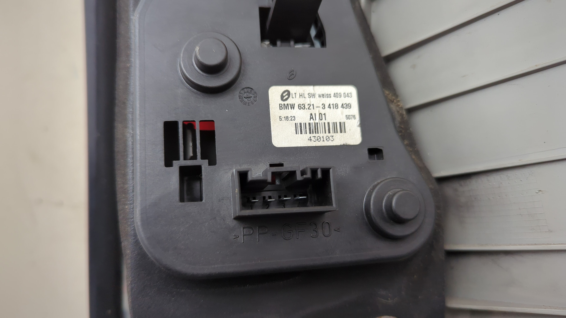 Фонарь задний левый