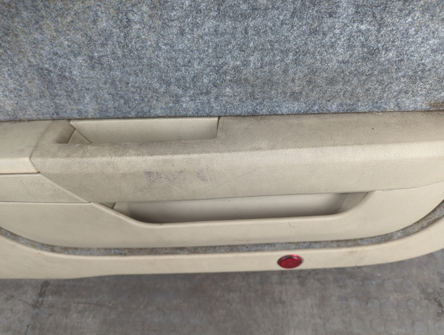 Дверь передняя правая