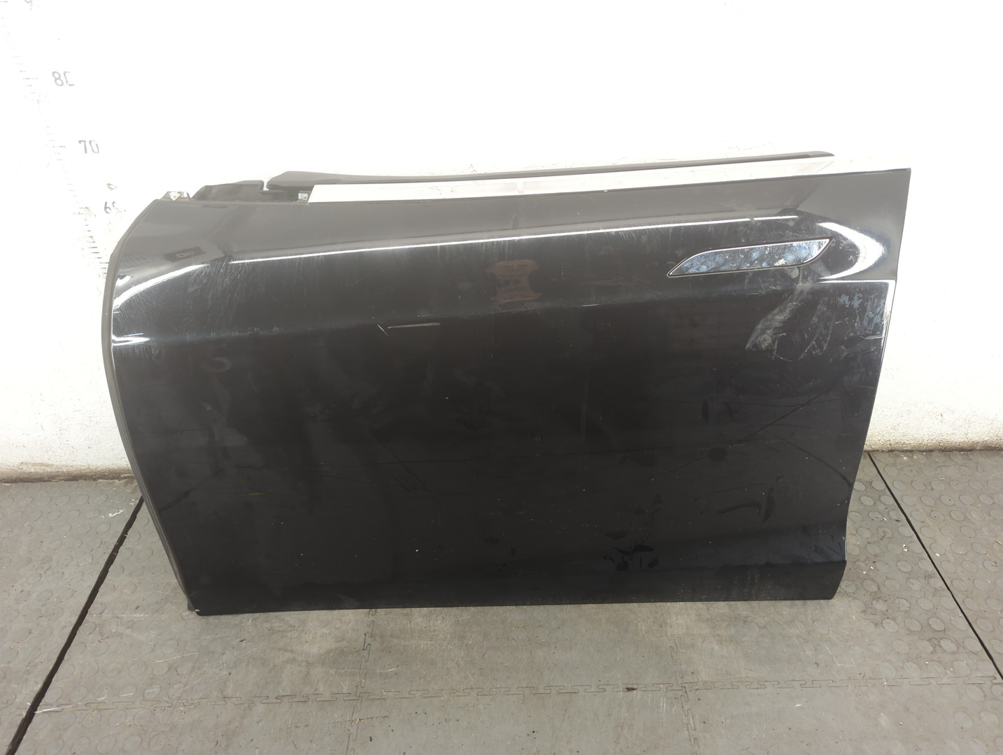 Дверь передняя левая