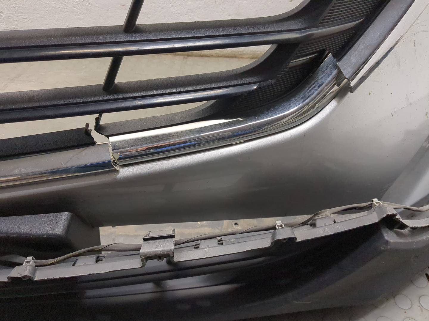 Бампер передний