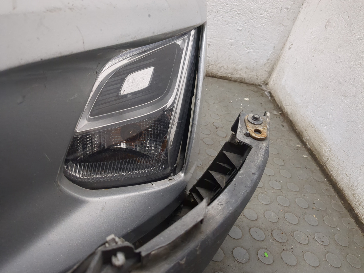 Бампер передний