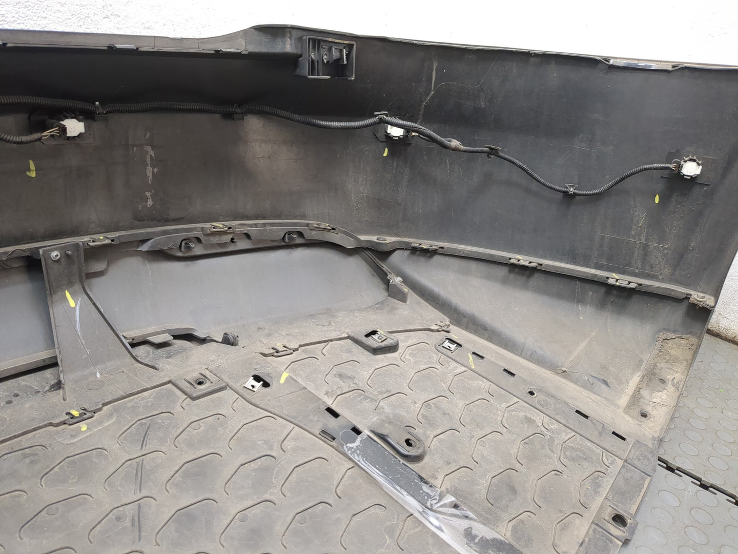 Бампер задний