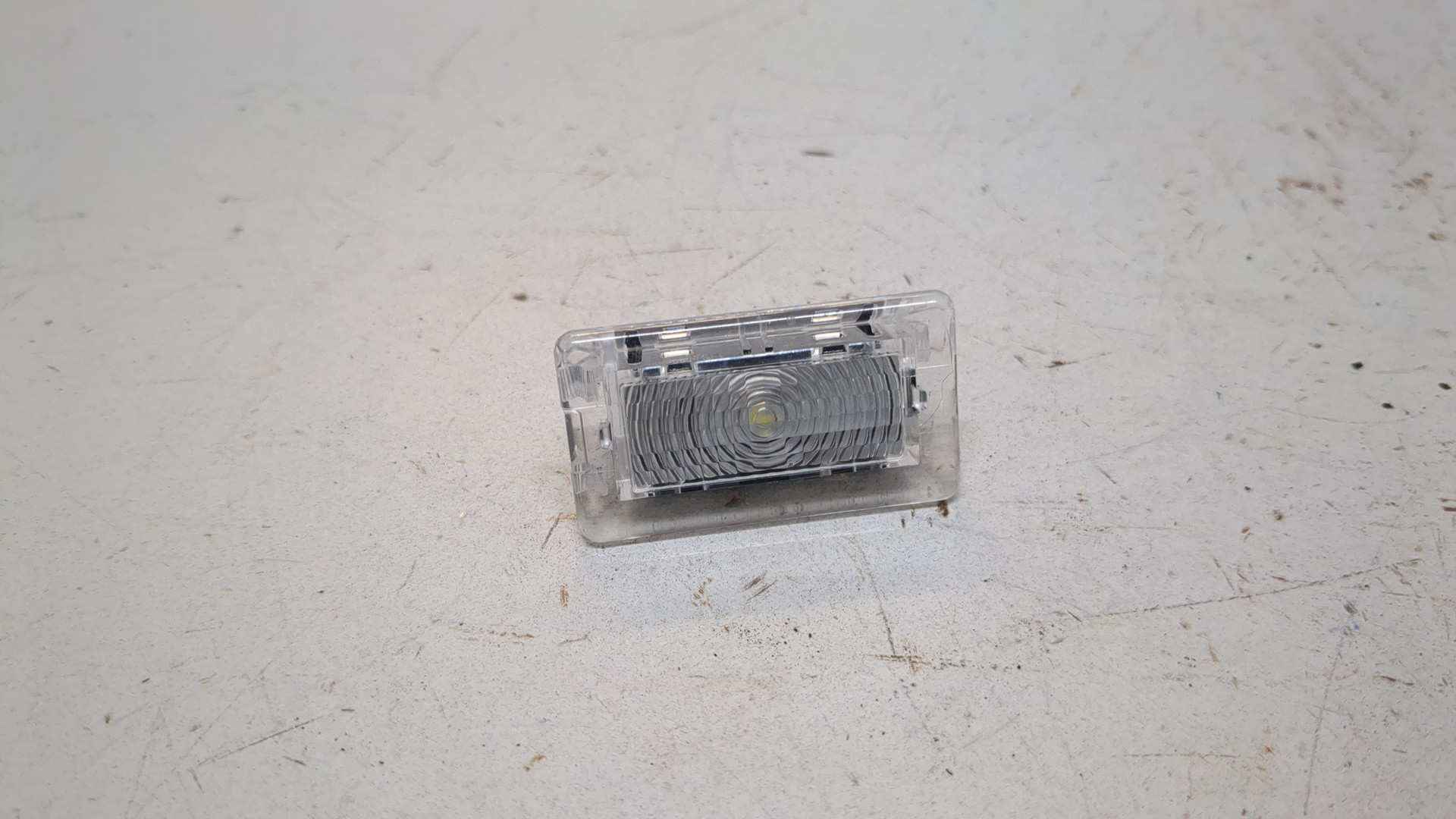 Плафон салонный