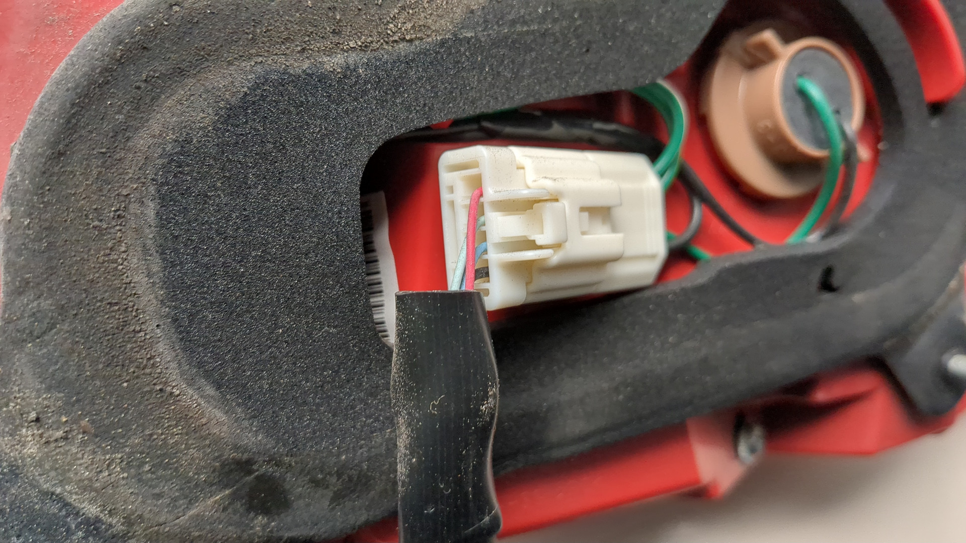 Фонарь задний левый