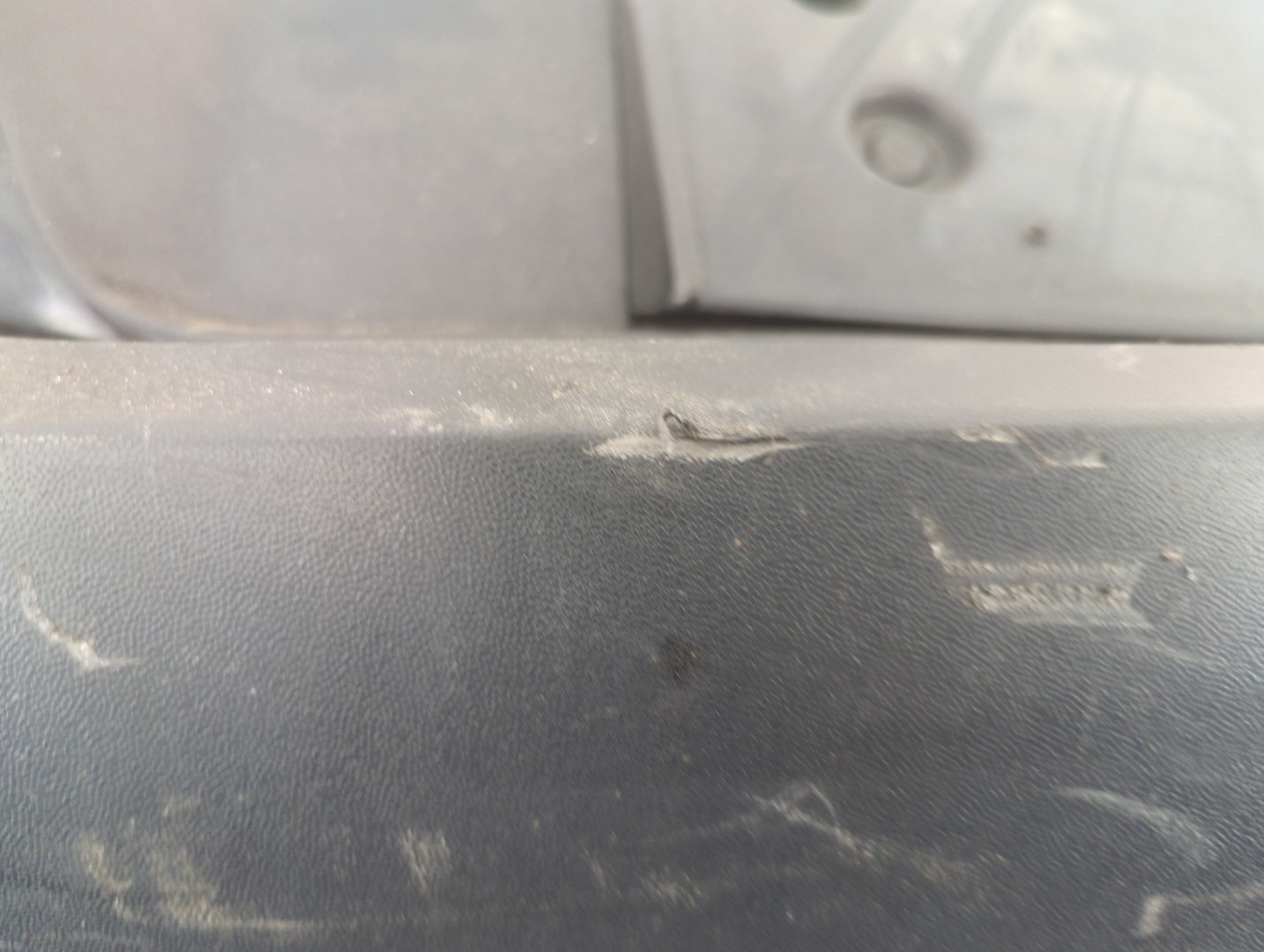 Бампер задний