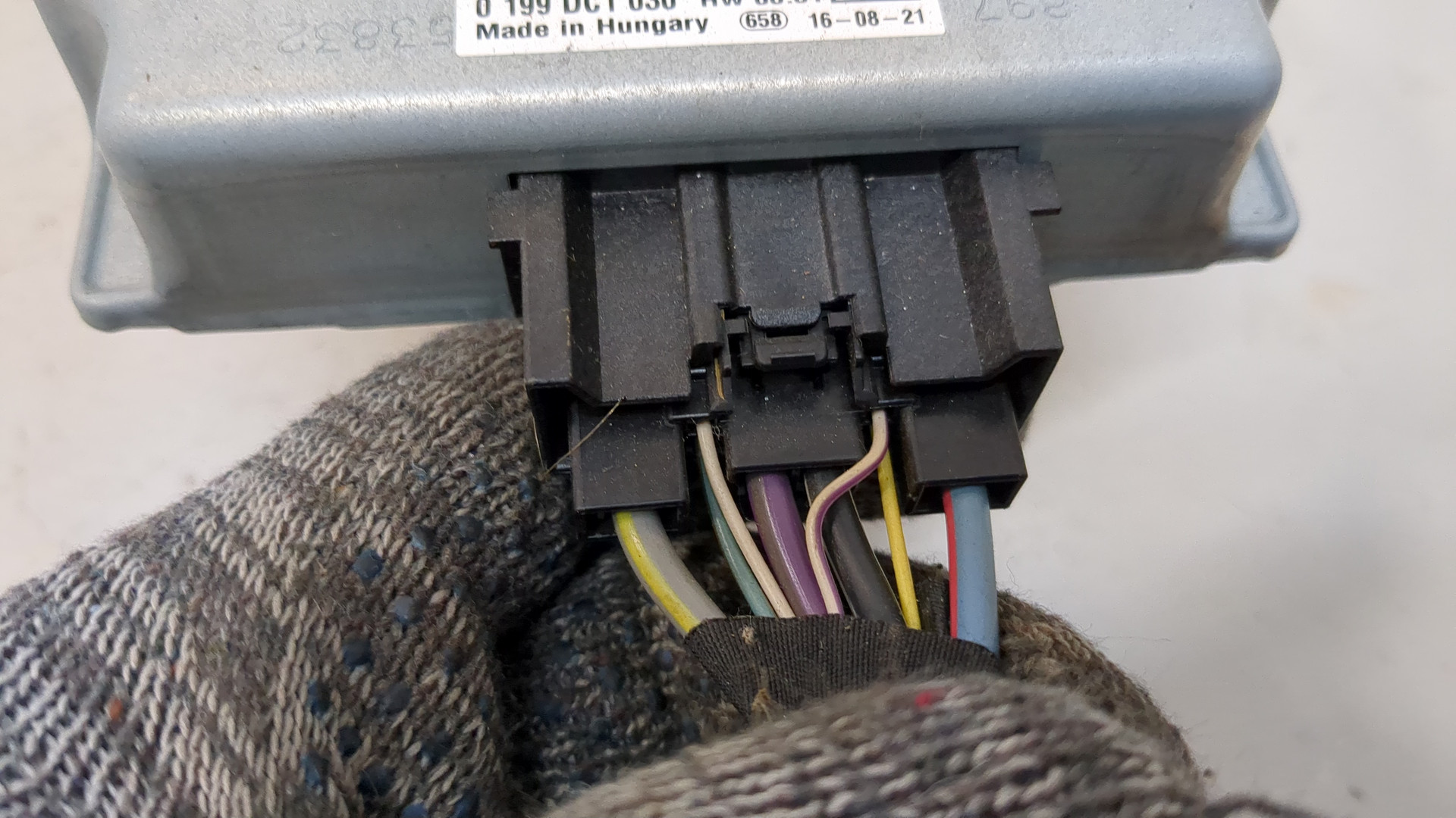 Преобразователь напряжения (адаптер)