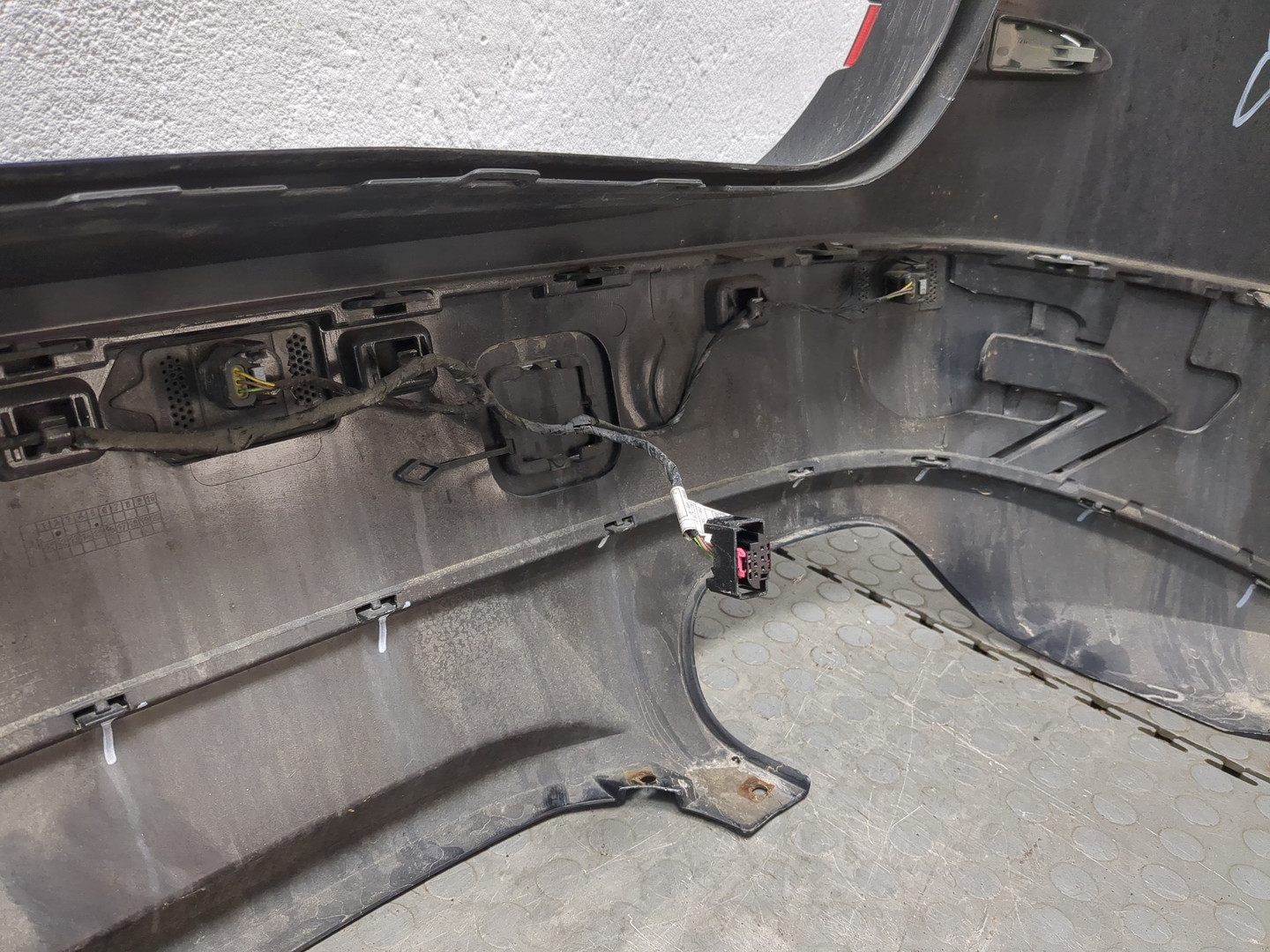 Бампер задний