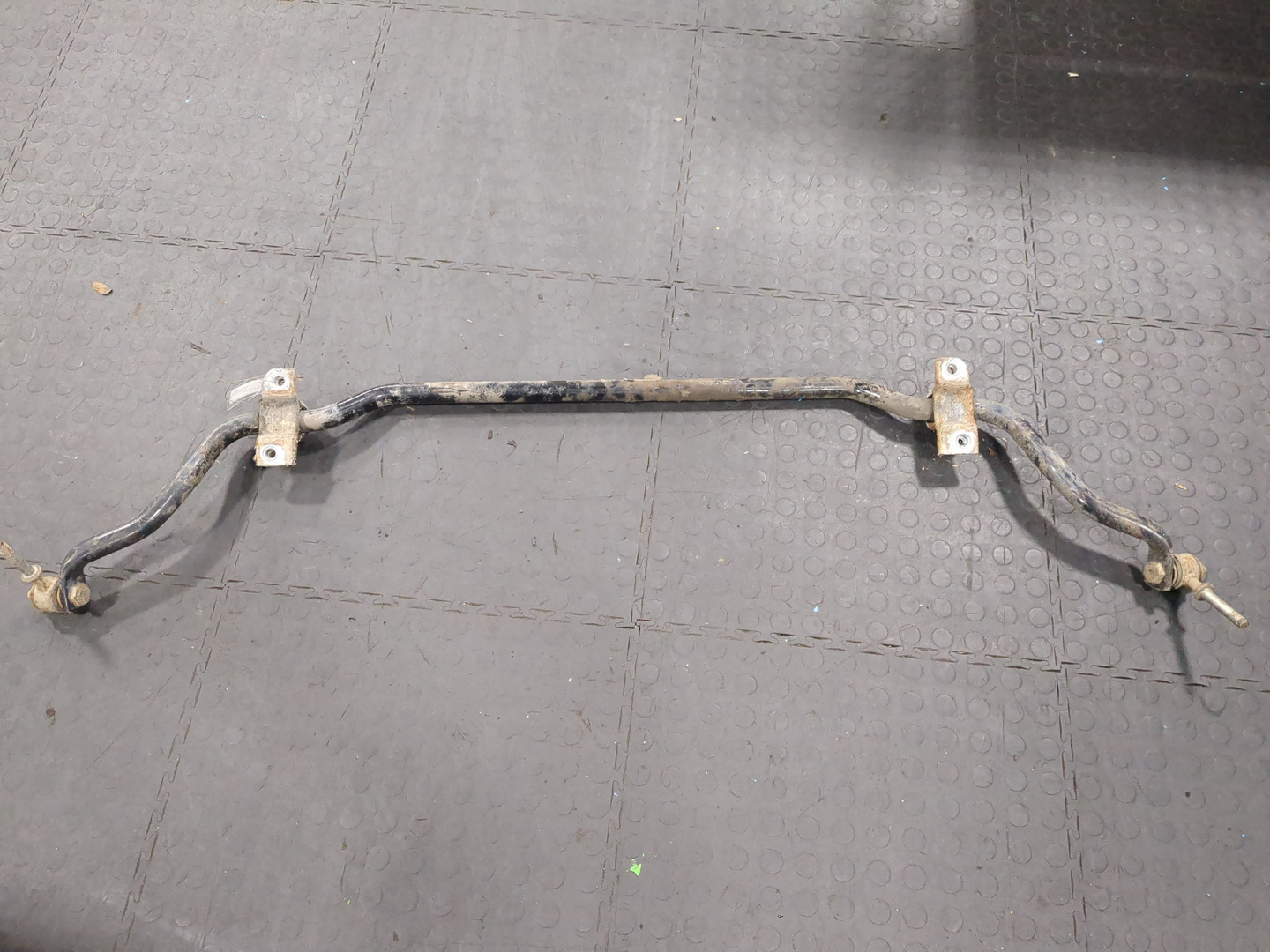 Стабилизатор передний