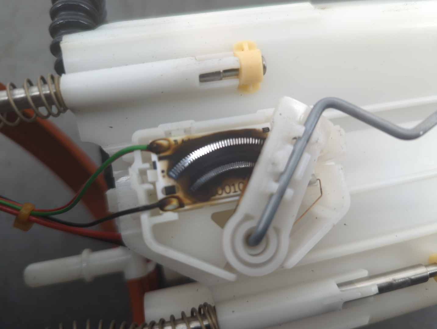 Насос топливный электрический