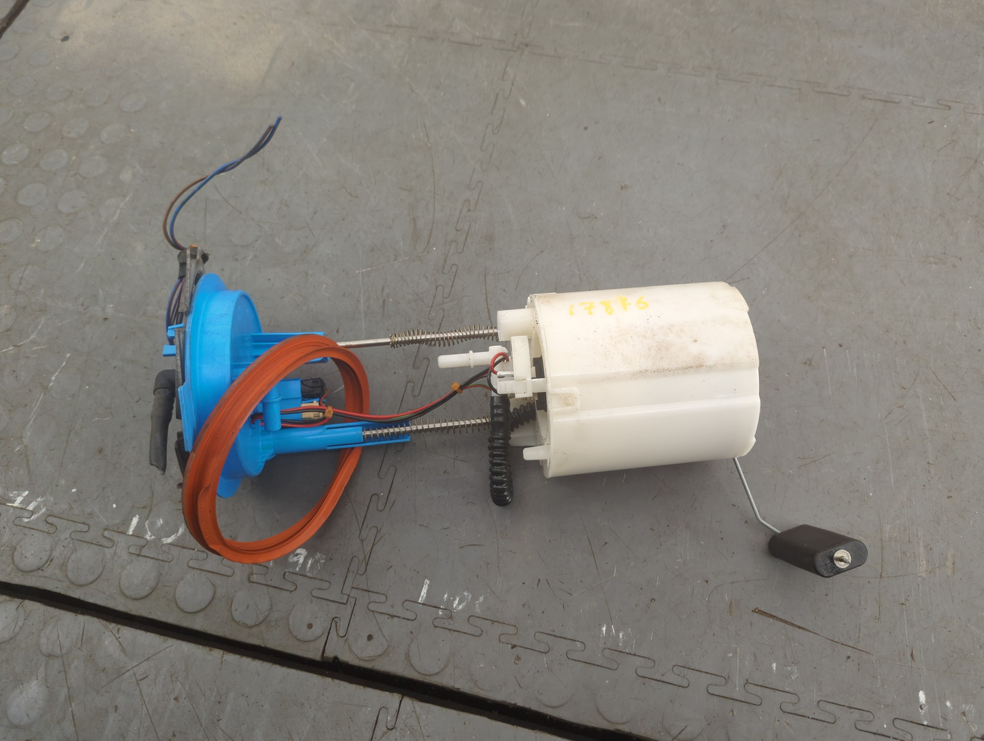 Насос топливный электрический