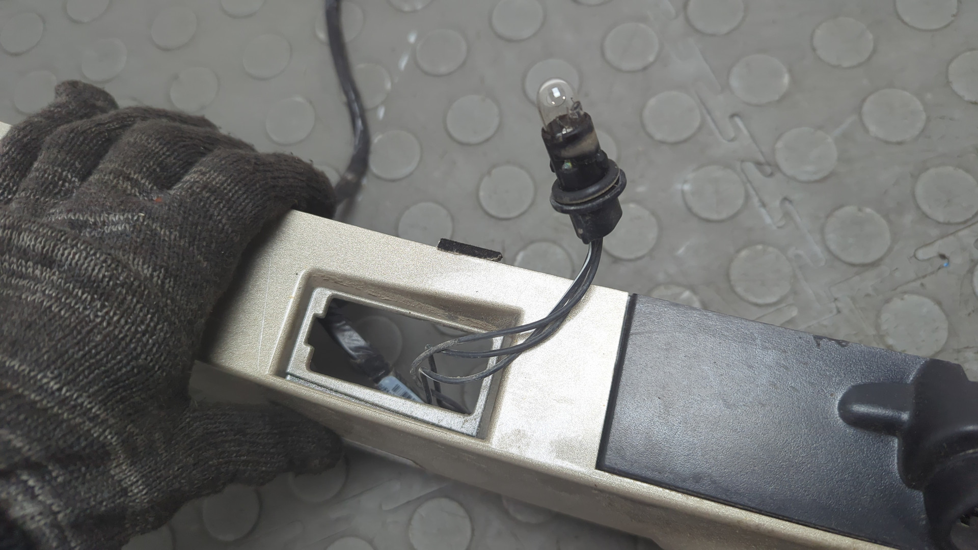 Накладка крышки багажника