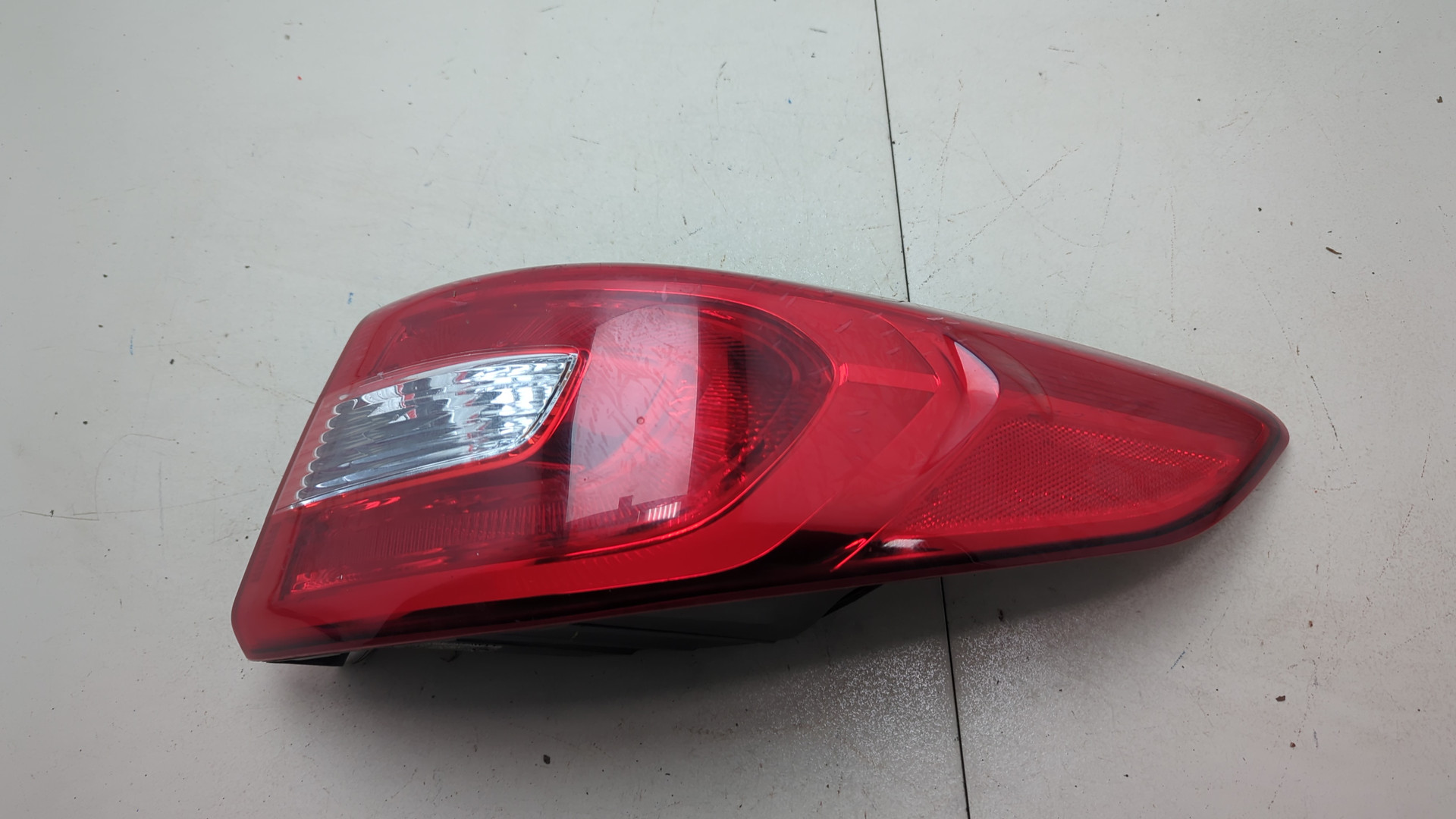 Фонарь задний правый