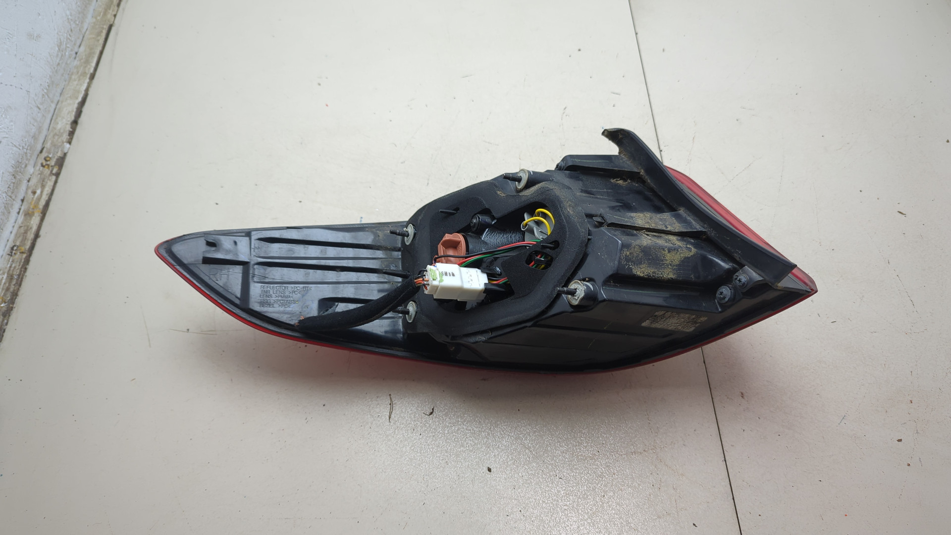 Фонарь задний правый