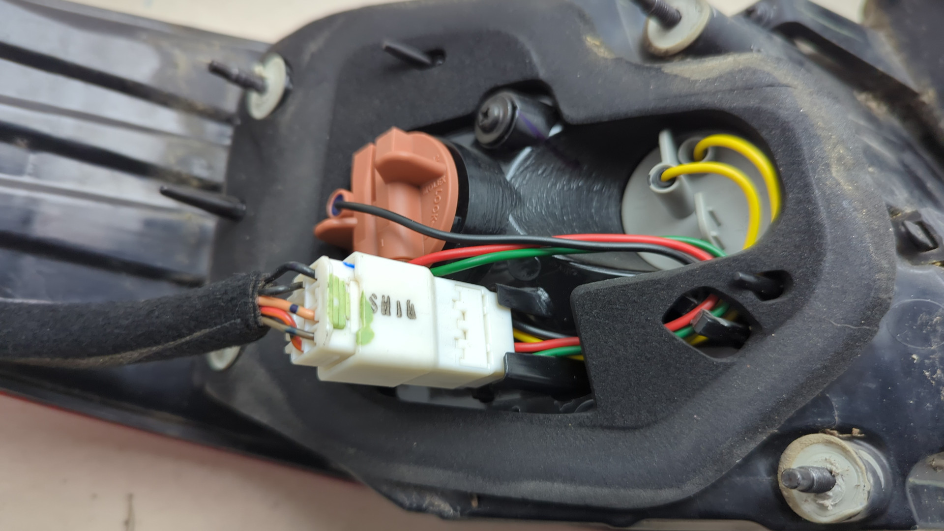 Фонарь задний правый