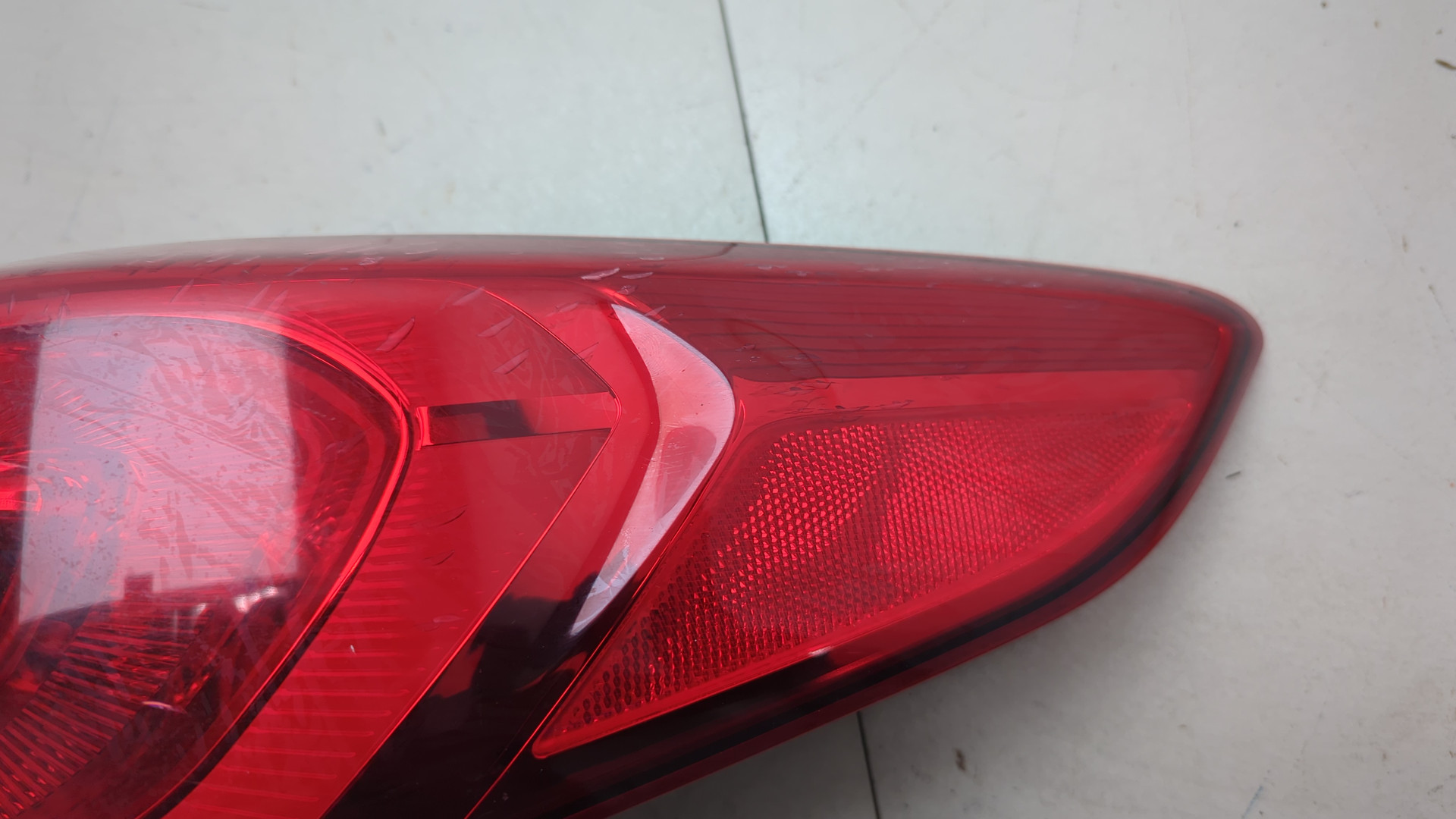 Фонарь задний правый