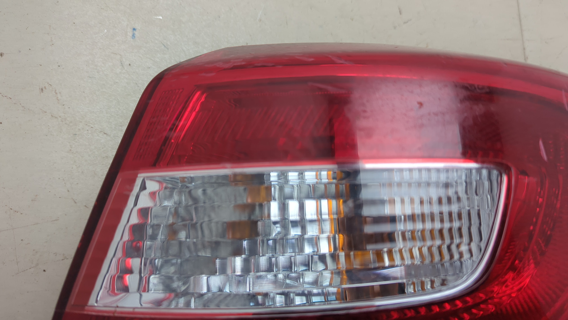 Фонарь задний правый