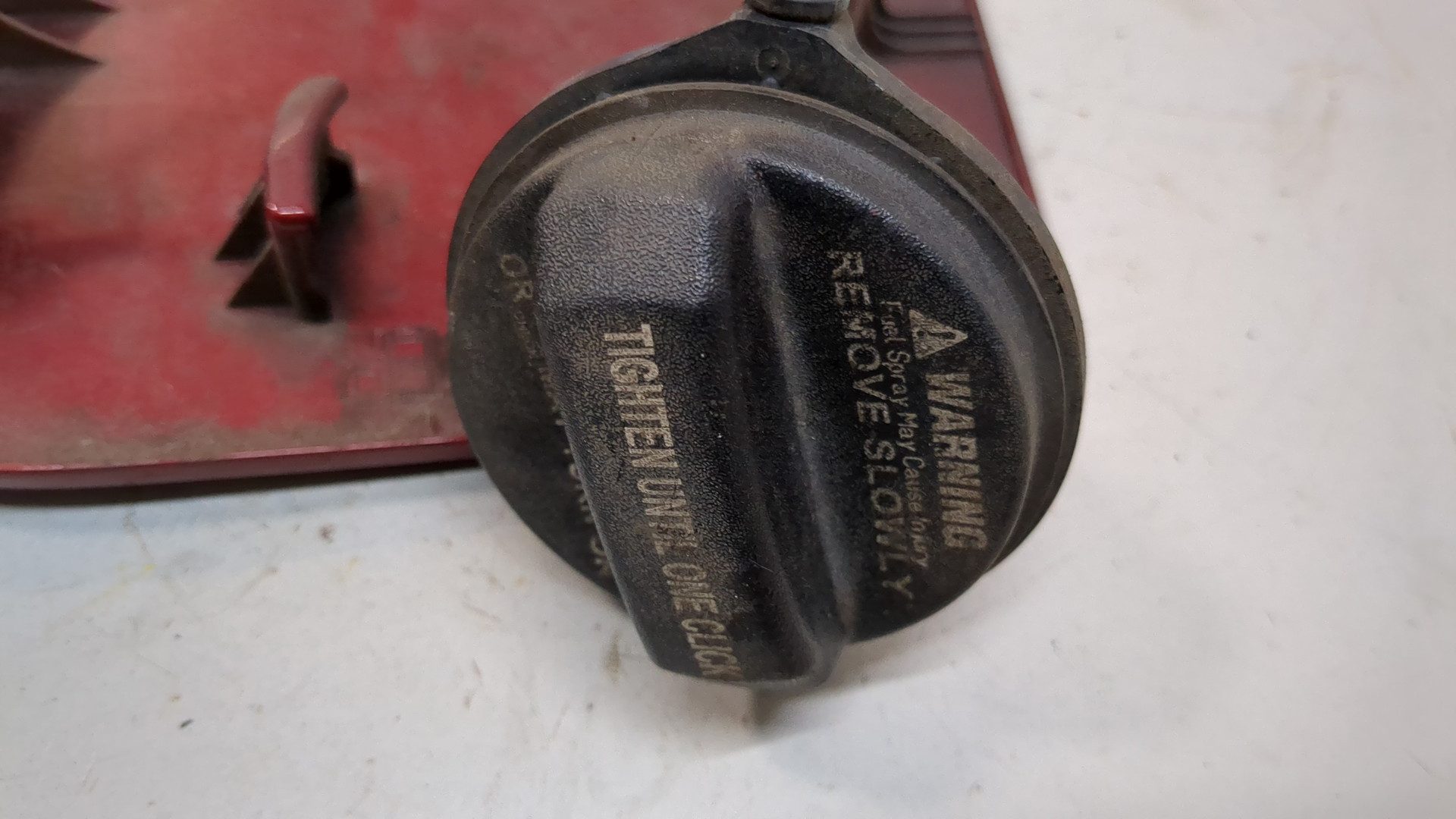 Лючок бензобака